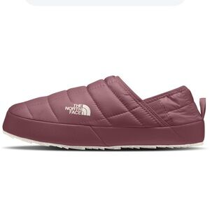 THE NORTH FACE Women's Thermoball Insulated Traction Mule - maroon
